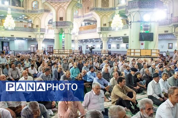 حضور فرهنگیان ناحیه دو شهرری در نماز جمعه 