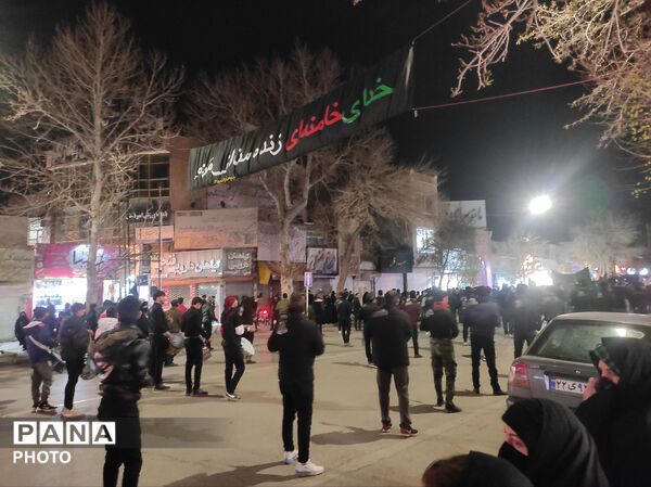 عزاداران علوی در کف خیابان های نیشابوری زنجیر زنی کردند
