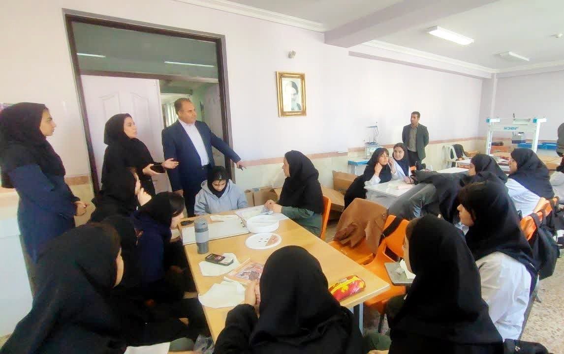 نشستی برای هم‌افزایی تربیتی و مهارتی در هنرستان فدک تبریز