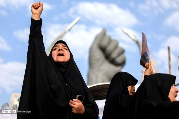 مراسم تشییع پیکر مطهر رهبر شهید انقلاب در تهران - 2