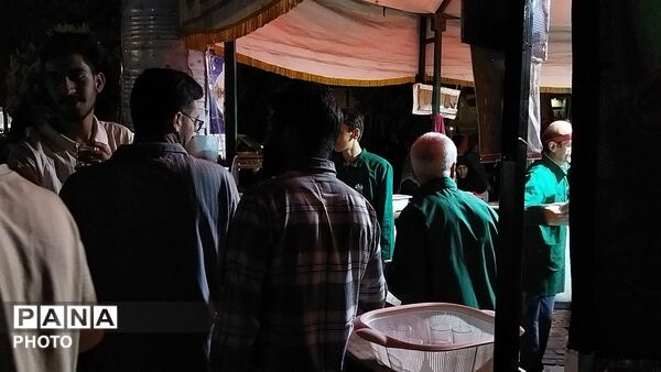 گذری بر فعالیت چایخانه هیئت فاطمه الزهرا در شب صد و نود و پنجم از اجتماعات 