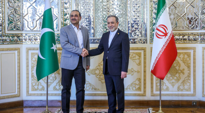 ‌فرمانده ارتش پاکستان مجددا با عراقچی دیدار کرد