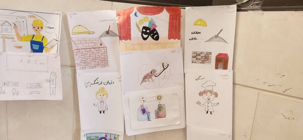 دانش‌آموزان «محبوبه دانش» انتخاب رشته را رنگ‌آمیزی کردند