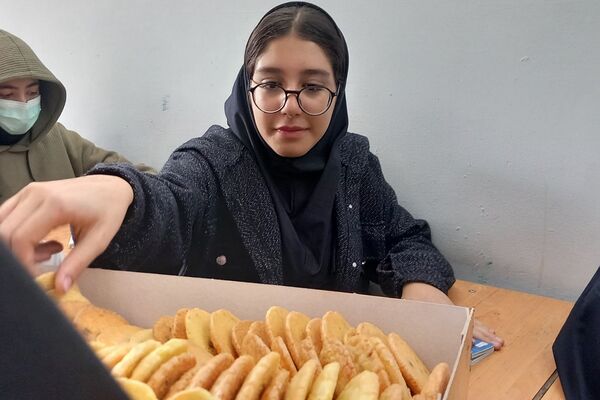 چرخش مهر گِرد مادران معلم دبیرستان دخترانه بعثت۲؛ طوافی از جنس عشق و سپاس