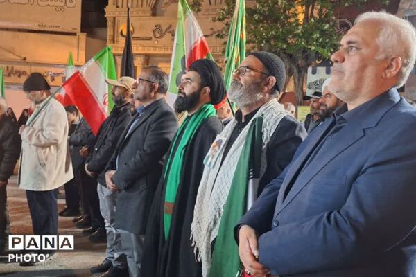 اجتماع پرشور شبانه مردم انقلابی در شهرستان فیروزکوه پس از شهادت جانسوز امام امت