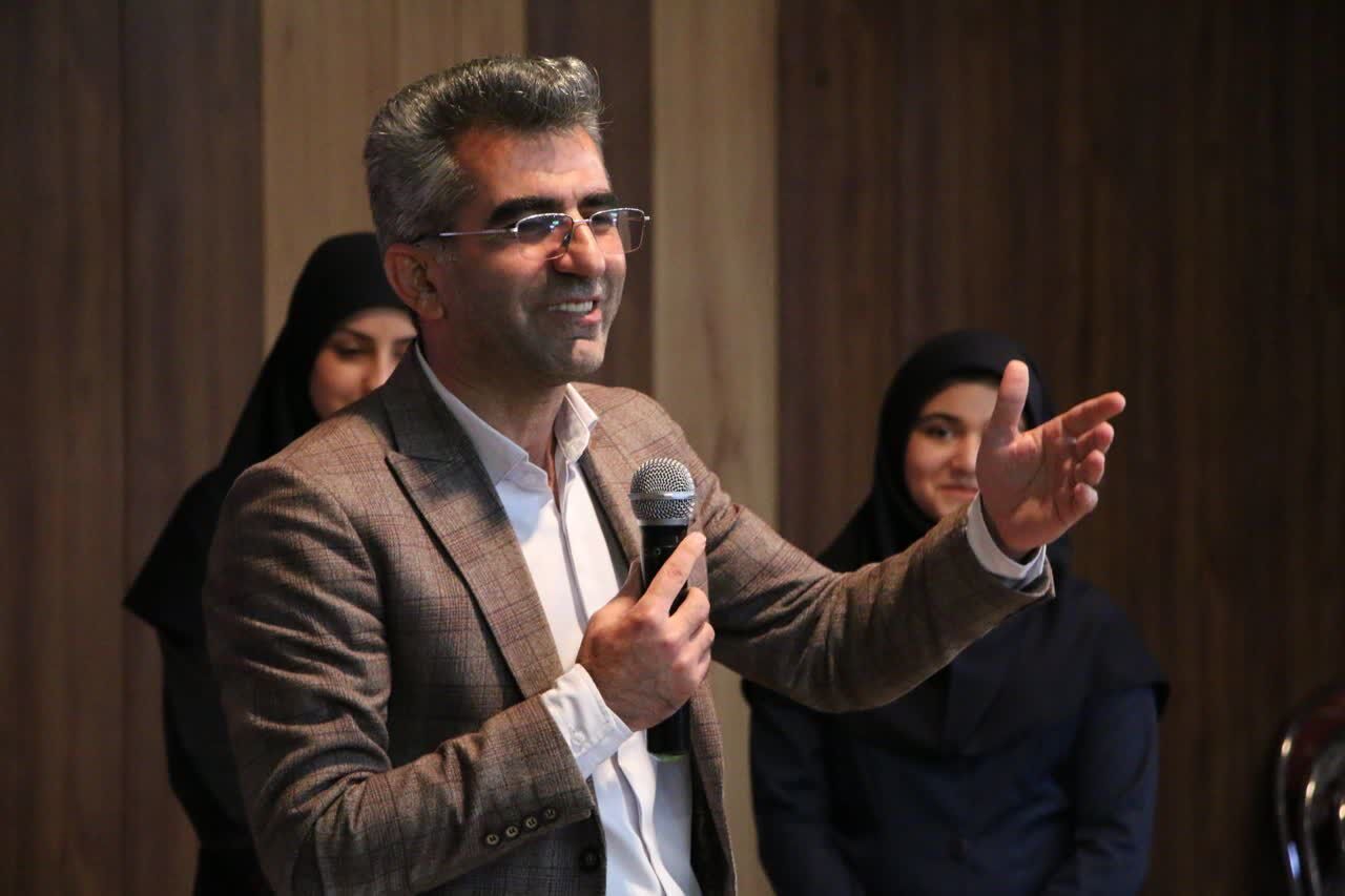 برنامه‌های پرورشی با فرماندهی مستقیم دانش‌آموزان موفقیت‌آمیز است