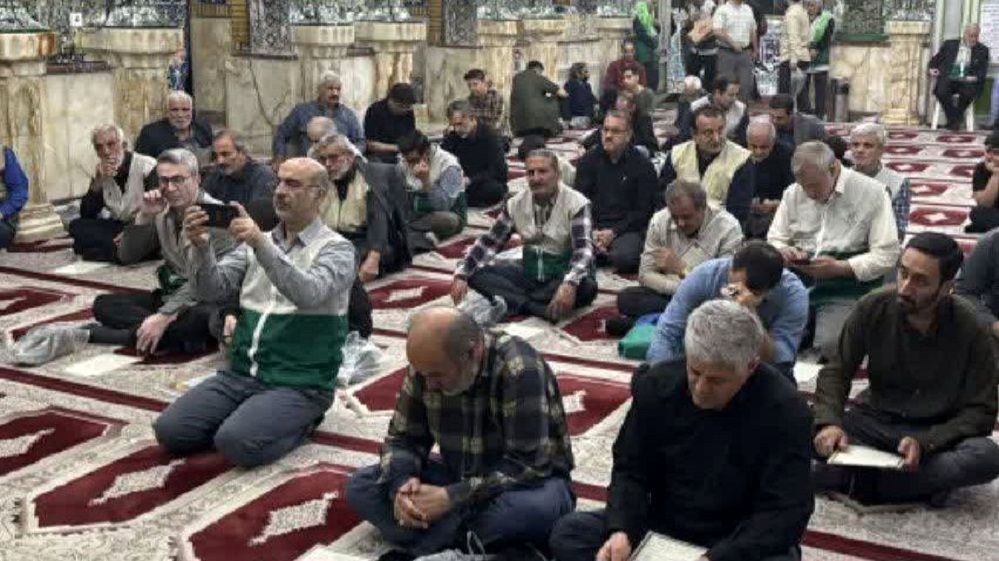 مردم کرج برای شهادت امام صادق (ع) یکپارچه سیاه پوش شدند