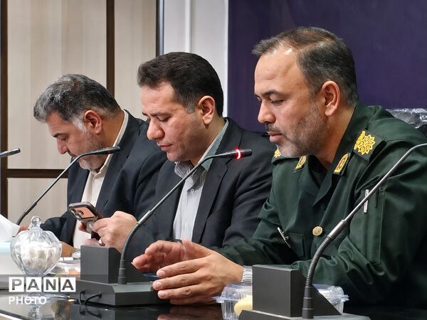 برگزاری نشست صمیمی خبرنگاران در فرمانداری شهرستان فارسان 