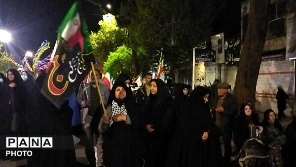 نیشابوری ها از پیر تا کودک در اجتماعات خیابانی