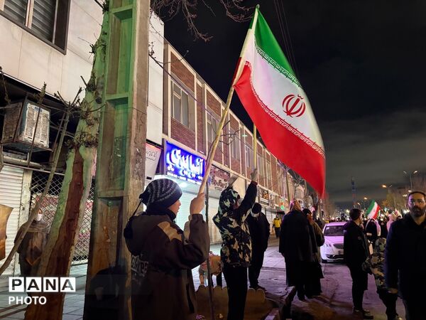 بیعت مردم کرج با سومین رهبر انقلاب اسلامی 