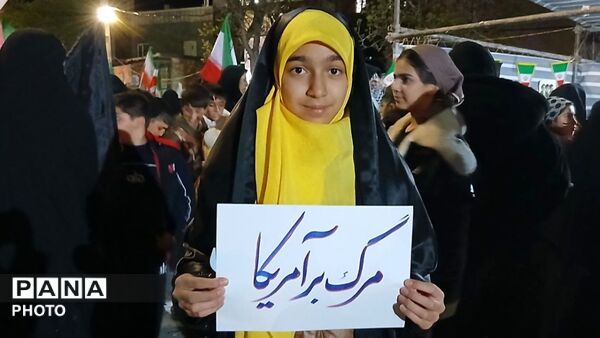 میزبانی باشکوه فرهنگیان خزل در کنار تجمعات شهر فیروزان
