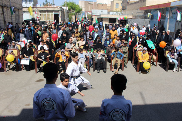 حضور عزتمندانه مردم قم در راهپیمایی آخرین جمعه ماه رمضان
