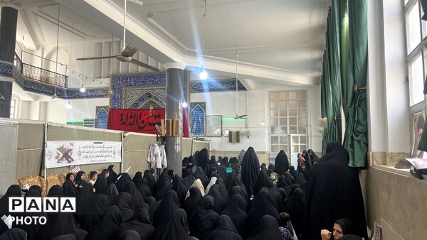 نماز جماعتی که در غم فراق پدر امت خوانده شد