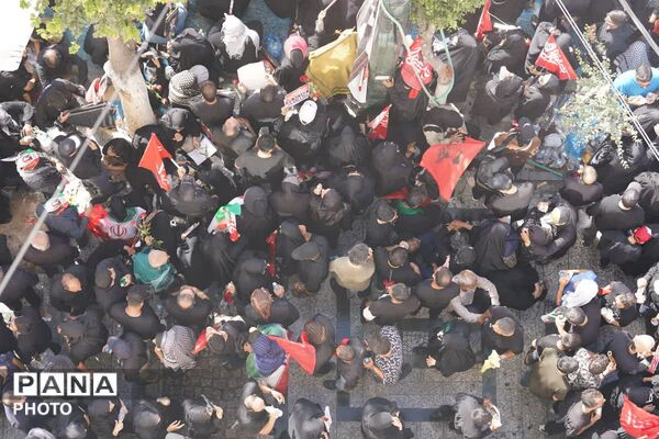 حماسه وفاداری بیعت در پایتخت معنوی ایران؛ بدرقه میلیونی آقای شهید ایران در مشهد مقدس 