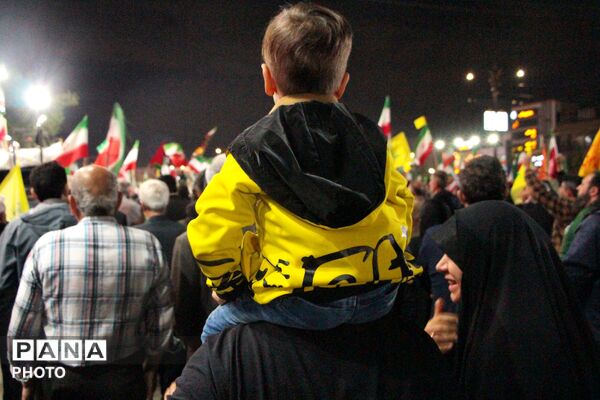 فریادِ تاریخ در تپشِ جمعیت