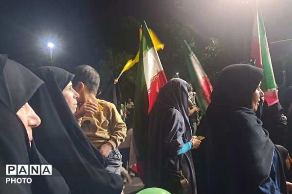 هفتاد و چهارمین شب همبستگی و اتحاد در میدان نماز شهرری 