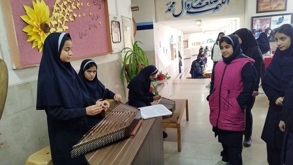 برگزاری هفته ماها در دبیرستان علامه جعفری ناحیه ۳