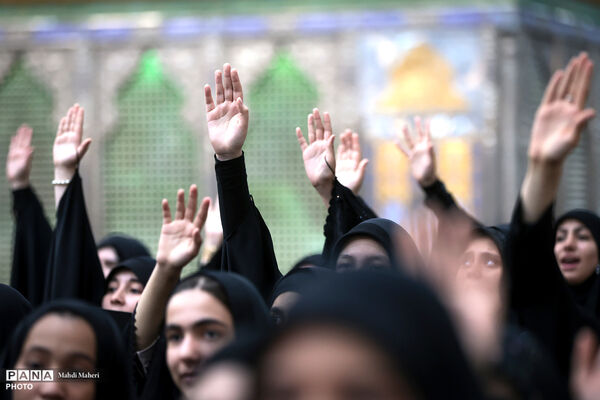 برگزاری همایش بزرگ جمع‌خوانی دانش‌آموزان با اجرای سرود و نوحه حماسی «باید برخاست» -2