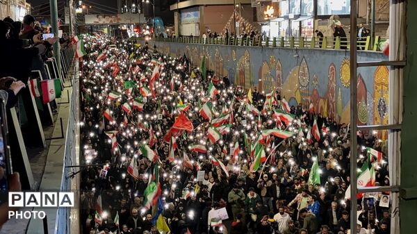 مبارزه مردم کرج  با دشمن آمریکای صهیونی در بیست‌وسوم  راهپیمایی