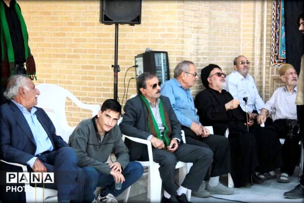 برپایی خیمه عزای سیدالشهدا(ع) در تکیه سنتی چهل اختران قم