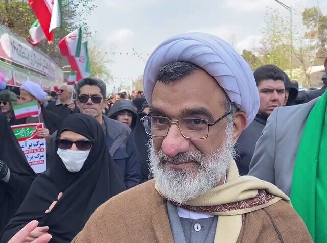 هر حرکتی که موجب تقویت رژیم صهیونیستی شود، حرام شرعی و خلاف قانون اساسی است
