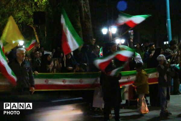 تجمع باشکوه دختران دانش‌آموز یزد