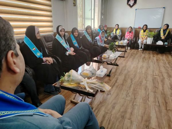 دیدار دانش‌آموزان پیشتاز با مدیر سازمان دانش‌آموزی خراسان رضوی