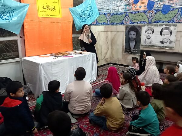 اجرای برنامه هایی زیبا و شاد برای کودکان در شهرستان کاشمر 