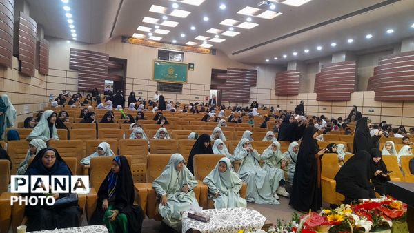 فرشتگان‌زمینی در محفل ملکوتی قرآن و نماز