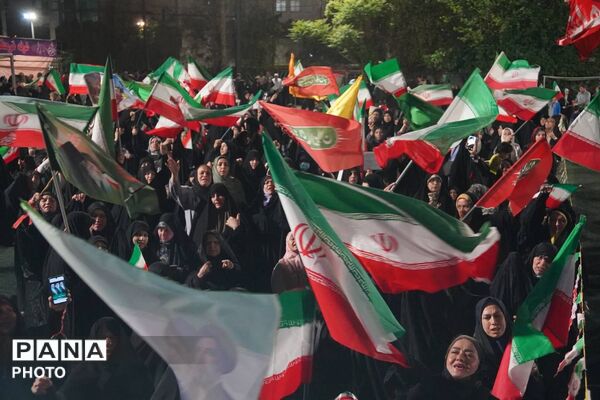 بازدید مدیر آموزش و پرورش منطقه ۱۰ تهران از موکب‌های منطقه