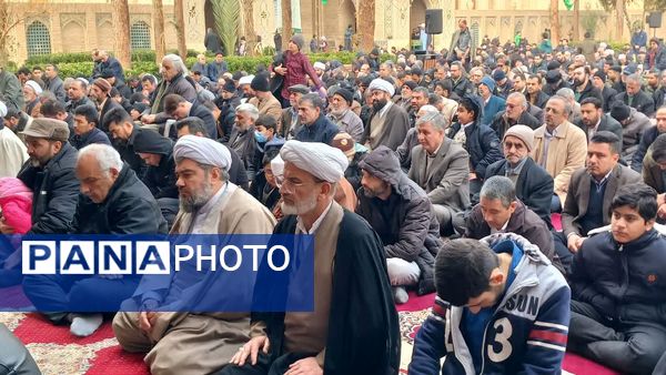 اقامه نماز پرفیض جمعه در سمنان