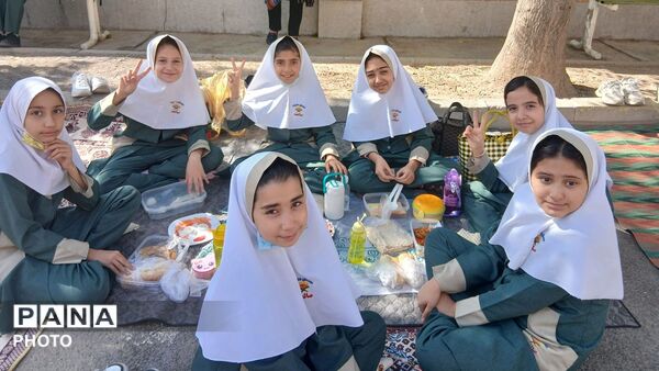 صبحانه ای سالم با طعم سلامت و لبخند؛جشن روز جهانی تخم مرغ در مدرسه صالحه 