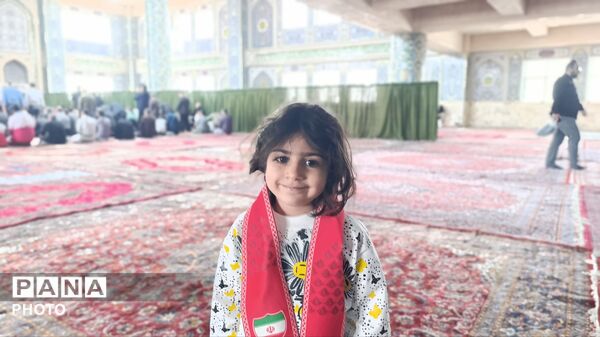 حضور پیشتازان کوچک در آیین عبادی‑سیاسی نماز جمعه