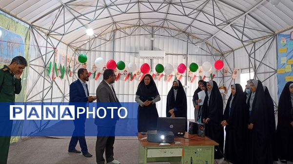 رویداد «مدرسه‌ انقلاب» در دبیرستان شاهد شهید مصلحی میناب