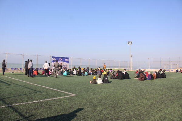 پیاده‌روی خانوادگی در روستای هلیله شهرستان بوشهر 
