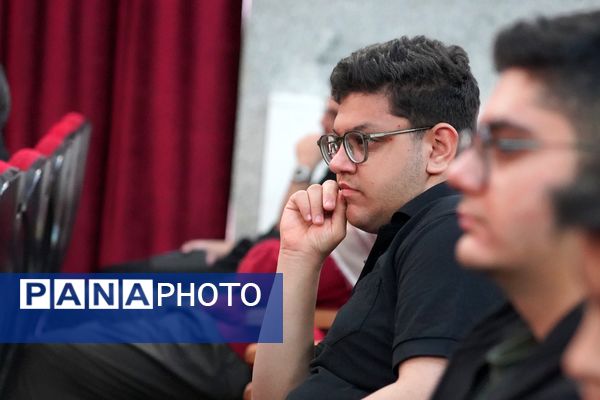 آیین بدرقه دانش آموزان منتخب به عمره دانش‌آموزی از هشت استان کشور در کرمانشاه