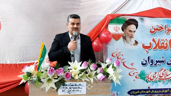 همایش «یاوران انقلاب» و «پیشتازان مقاومت» و آیین نواختن زنگ انقلاب در شیروان برگزار شد
