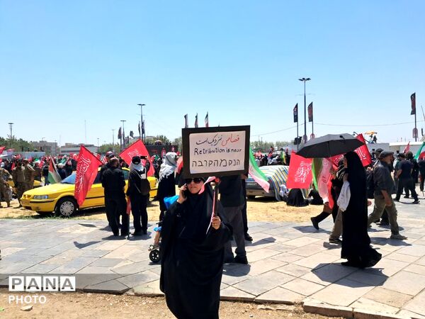  آخرین  وداع  ملت ایران با رهبر شهید در روز تشییع 
