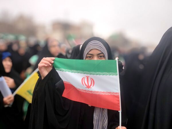 تولد ۴۷ساله‌گی انقلاب ایران در خیابان پانزده خرداد