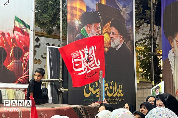 میان دانش‌آموزان و رهبر شهید پیمان جاودانه با نوای سرود رقم خورد