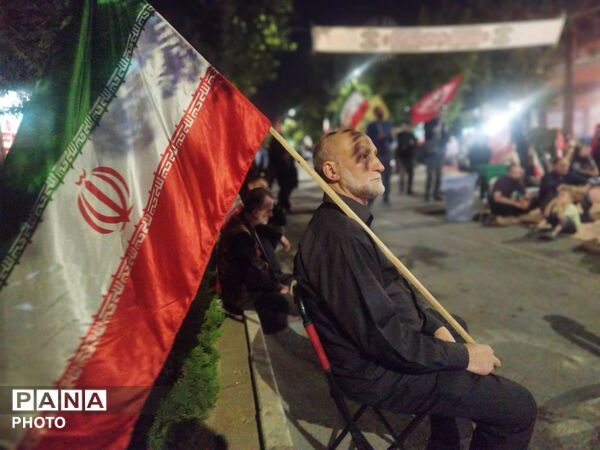 طنین دعای استغاثه در شب‌های مسجد جامع با حضور قلب مؤمنان