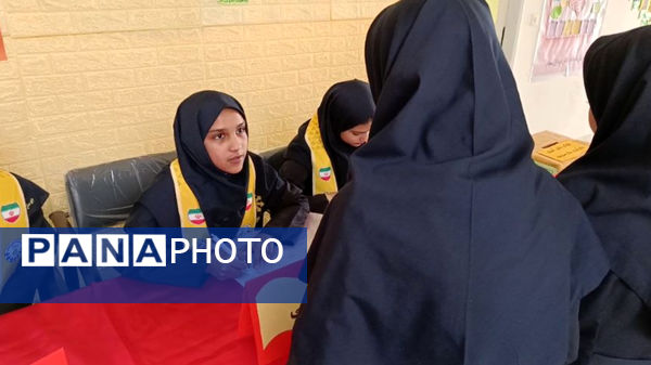 آیین برگزاری انتخابات شورای دانش آموزی در دبیرستان فرزانگان