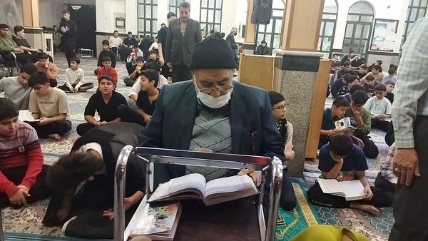 دم دمای اذان و قرائت آیاتی چند از قرآن 