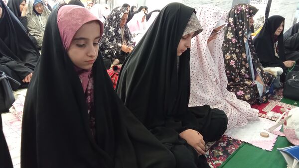 مظهر عزم ملی، نماز جمعه است