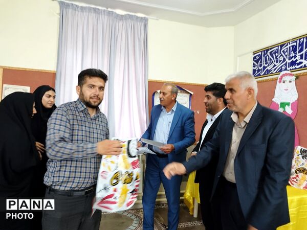 عوامل امور تربیتی آموزش‌وپرورش شیب‌کوه مورد تجلیل قرار گرفتند