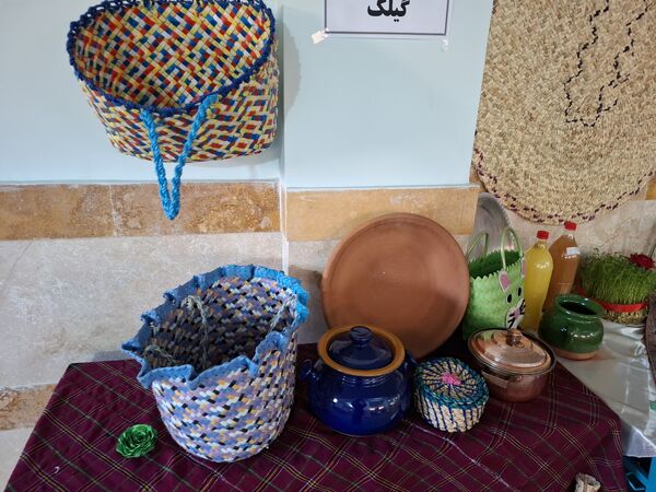 برگزاری نمایشگاه آداب و رسوم اقوام مختلف ایرانی به‌ مناسبت عید نوروز در آموزشگاه شهید نوروزعلی حسینی  