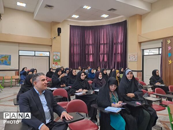 نخستین نشست هم‌اندیشی مراقبین سلامت منطقه ۱۰ تهرا‌ن در سال تحصیلی جدید