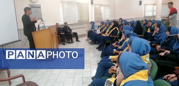 بازدید دانش‌آموزان پیشتاز از شعبه تامین اجتماعی شهرکرد