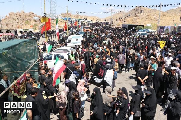 تجمع گسترده جاماندگان اربعین در گاوازنگ؛ زنجان در مسیر اربعین