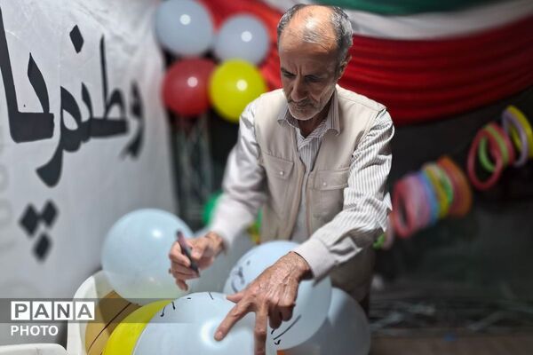 برپایی موکب «مدرسه رهبر شهید» در میدان هفت تیر نسیم‌شهر